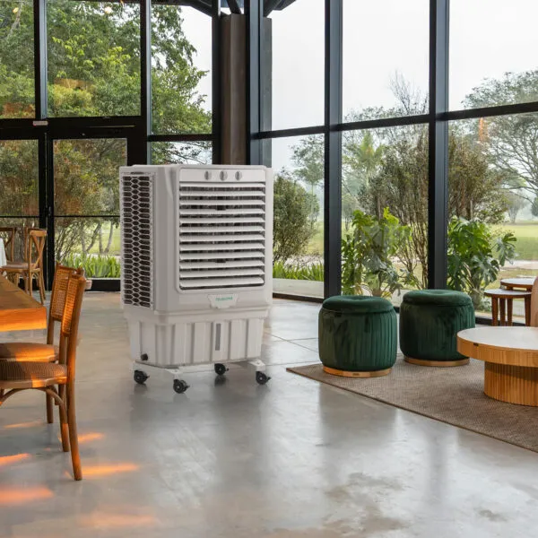Climatizador evaporativo Chiller Peças 45L em restaurante